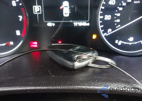 2016 Hyundai Genesis 3.8 z USA, uszkodzony, nr VIN KMHGN4JE6GU134365